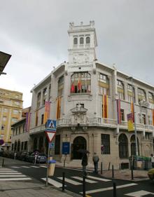 Imagen secundaria 2 - Arriba: Visita del expresidente de EE UU Carter en el Centenario de la Caja. Abajo: 