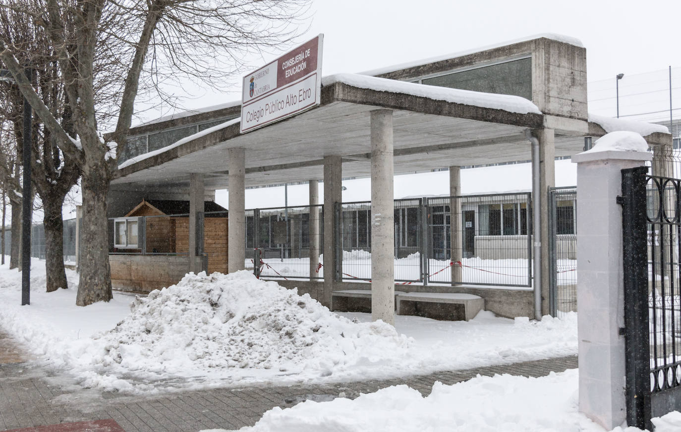 Más de 200 estudiantes del IES Montesclaros no han acudido al centro por problemas de transporte y una avería en la calefacción