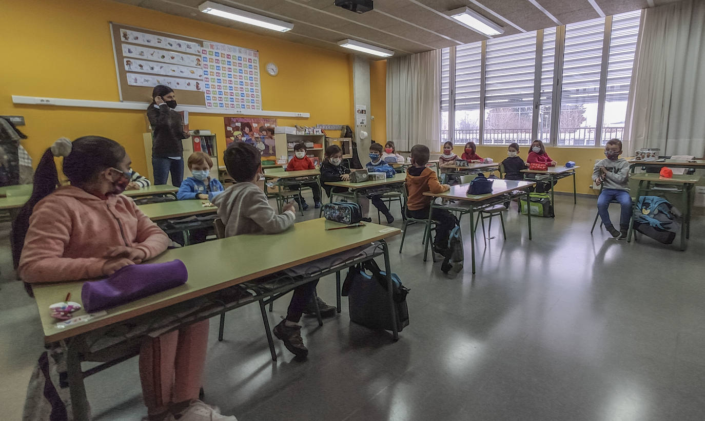 Más de 200 estudiantes del IES Montesclaros no han acudido al centro por problemas de transporte y una avería en la calefacción