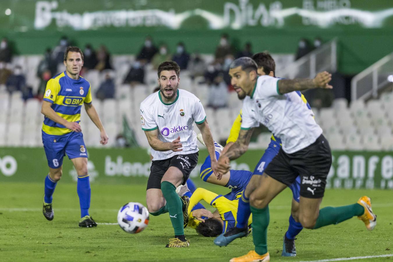 El Racing agrava su crisis tras caer de nuevo contra el Real Unión en El Sardinero.