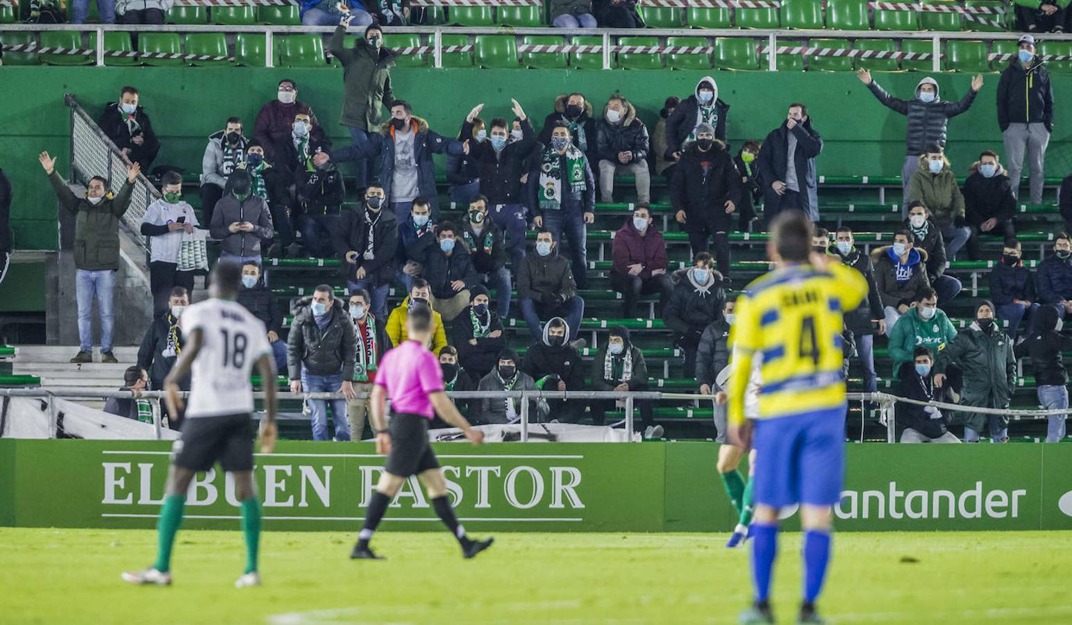 El Racing agrava su crisis tras caer de nuevo contra el Real Unión en El Sardinero.