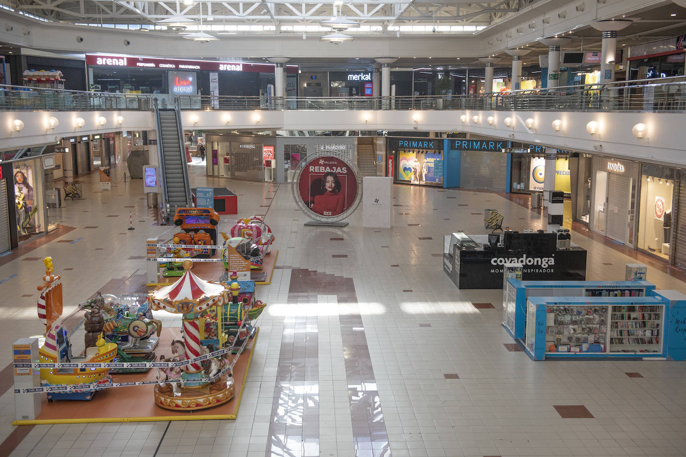 Fotos: Sábado de clausura de centros comerciales