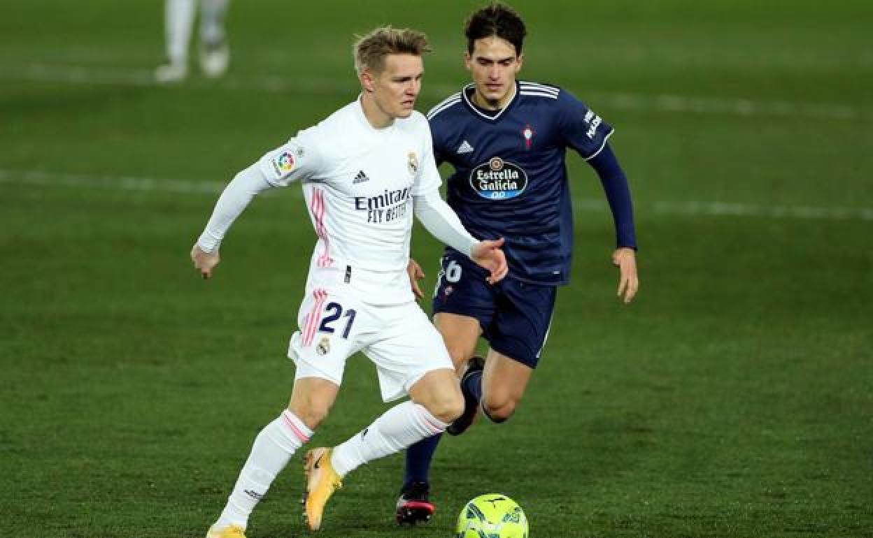 Martin Odegaard, durante un partido con el Real Madrid. 