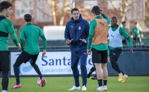 Álvaro Bustos y Ceballos, ausentes del entrenamiento