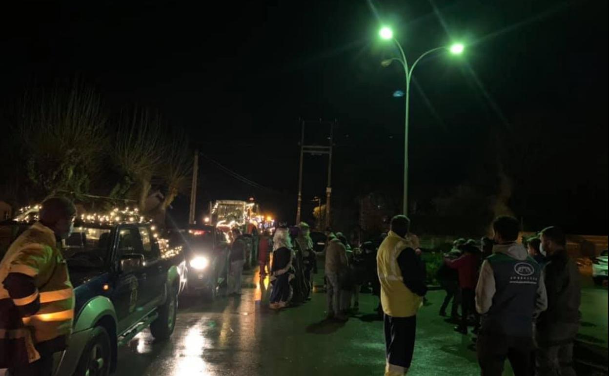 Imagen de la comitiva que integró la cabalgata de Reyes de Guriezo. 