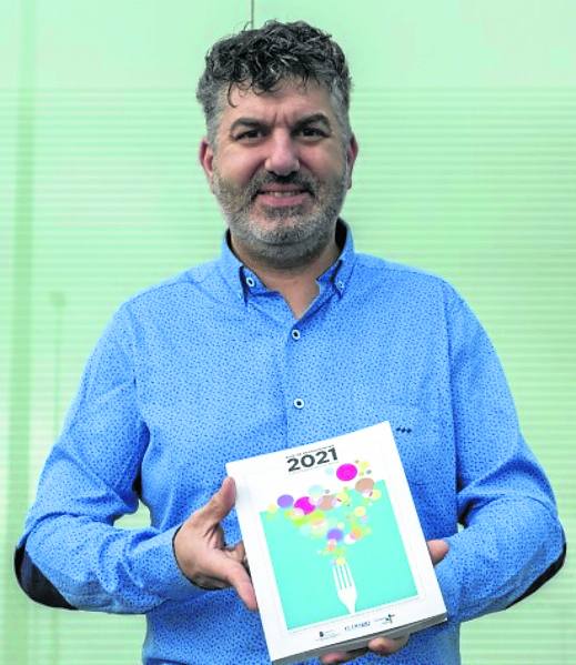 «Estamos ante una guía para todos los usuarios, muy bien trabajada con los datos y teléfono de todos los restaurantes, imprescindible. Es, sin duda, la Guía de la gastronomía regional»