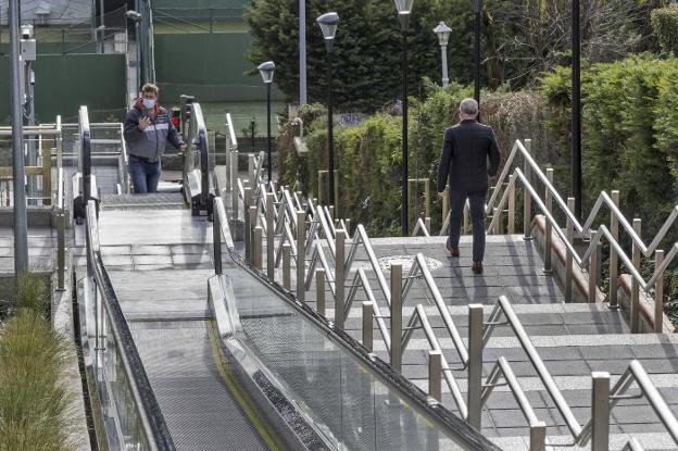 La red de escaleras mecánicas salva ya 14 tramos en pendiente y sigue su expansión