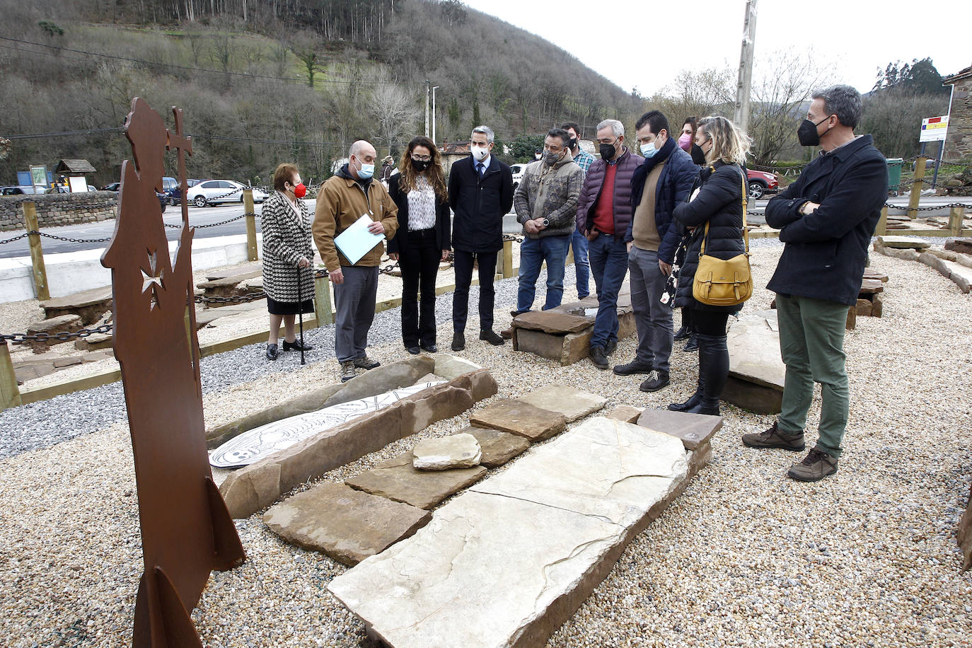 Se levanta sobre un cementerio cristiano con más de mil años de historia, datado entre el año 799 y el 971 después de Cristo