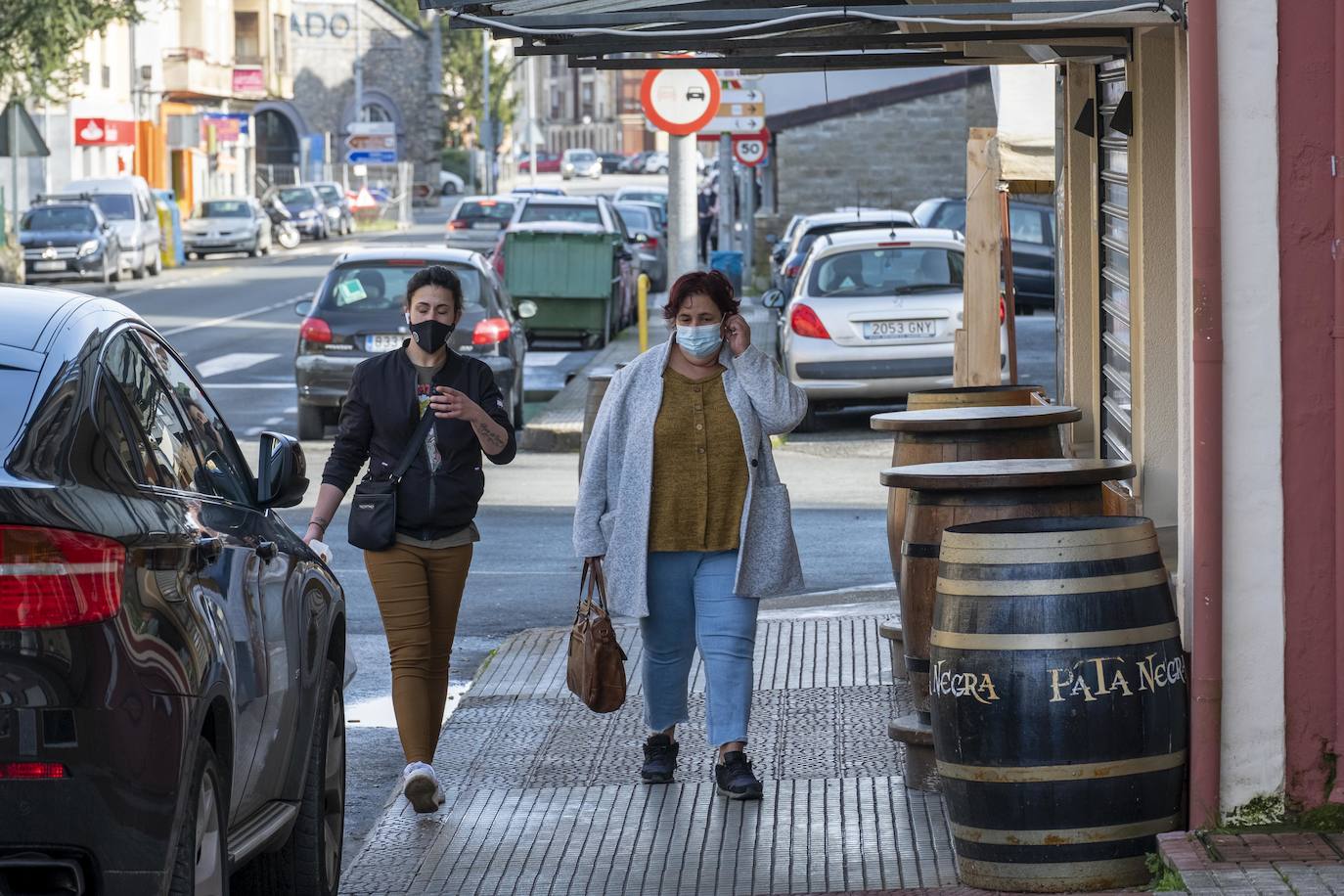 Cayón, sin apenas actividad en el primero de sus 14 días de confinamiento.