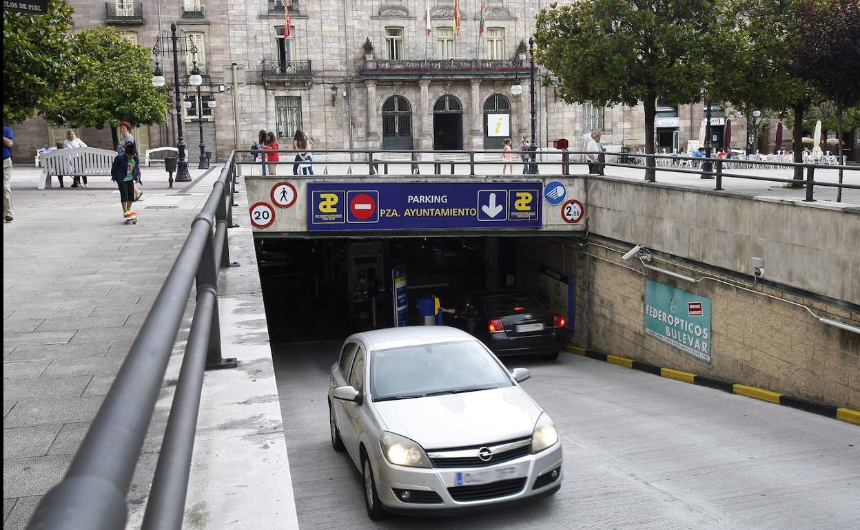 Torrelavega rechaza por unanimidad pagar 114.000 euros al parking del Bulevar al «no estar justificadas» sus pérdidas