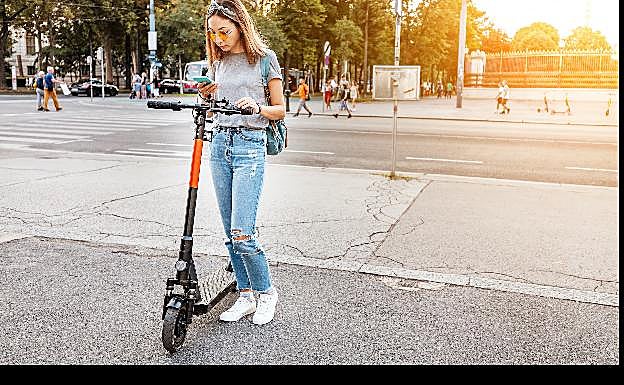 Consejos para evitar multas y lesiones al circular con patinetes eléctricos