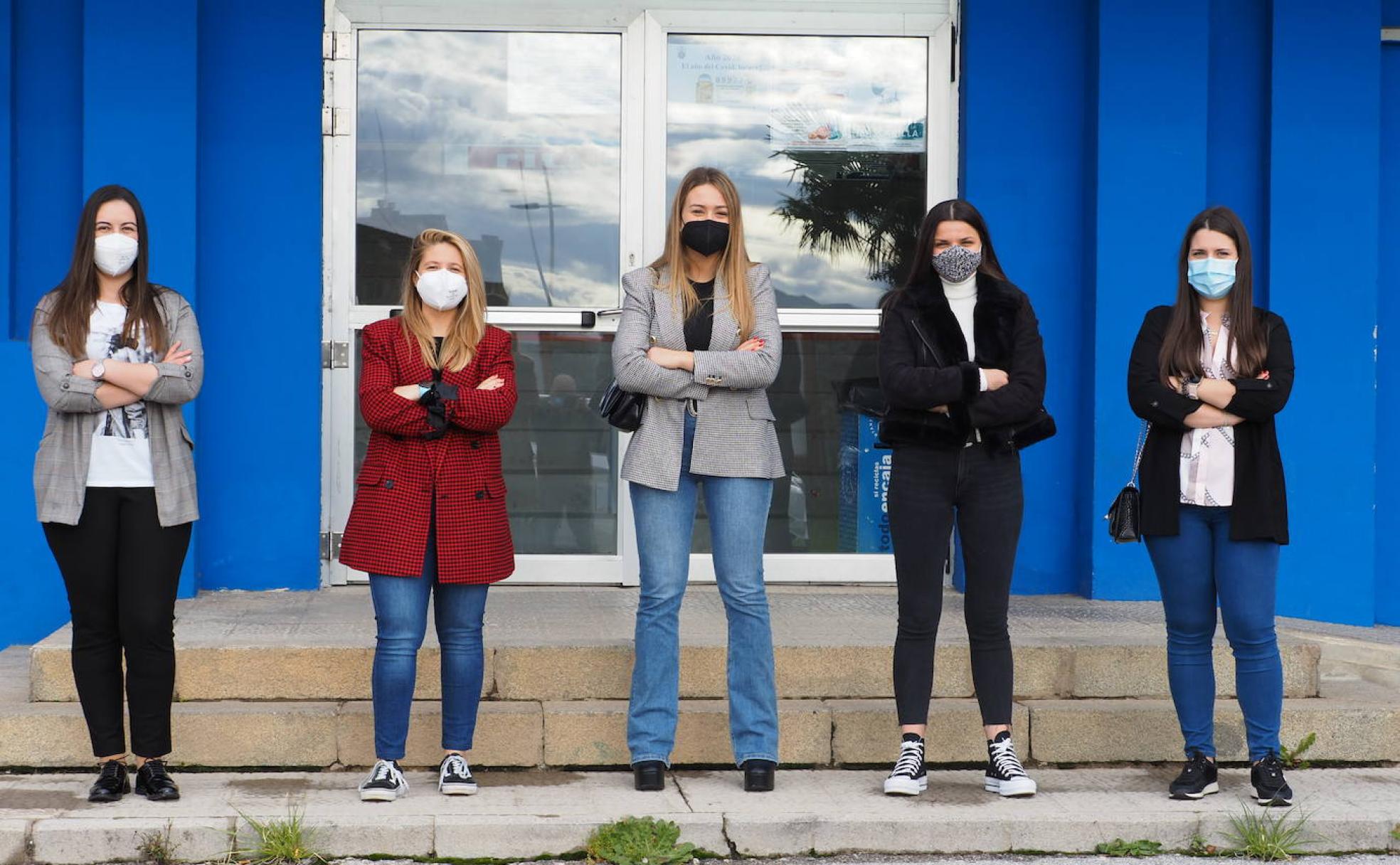 Judit Bueno, Laura Abascal, Naomi Solórzano, Andrea Gómez y Blanca Gandarillas, de Peñacastillo. 