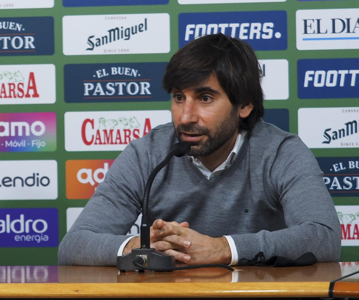 Pedro Menéndez, en la presentación de Álvaro Traver.