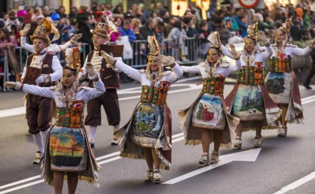 Imagen. Así fue el desfile de febrero de 2020 por las calles de Santander.