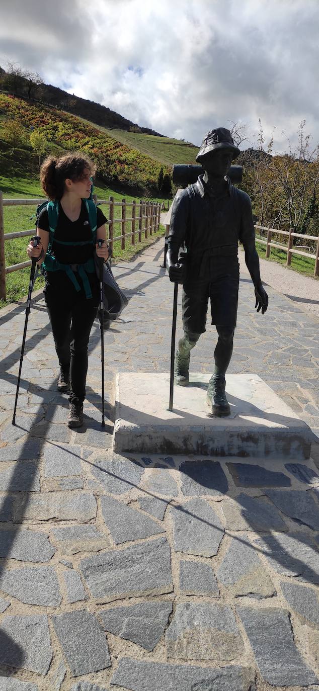 Fotos: Las acuarelas de Lucía Moure del Camino Lebaniego