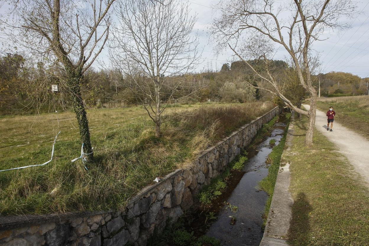 Vista general de la parcela en Santiago de Cartes. luis palomeque