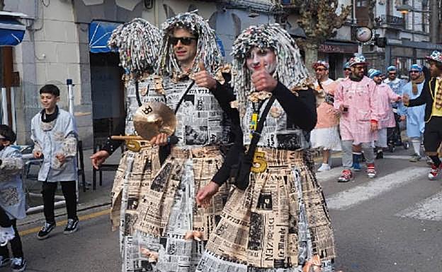 Galería. Así fue el viernes de Carnaval en Santoña en 2020.
