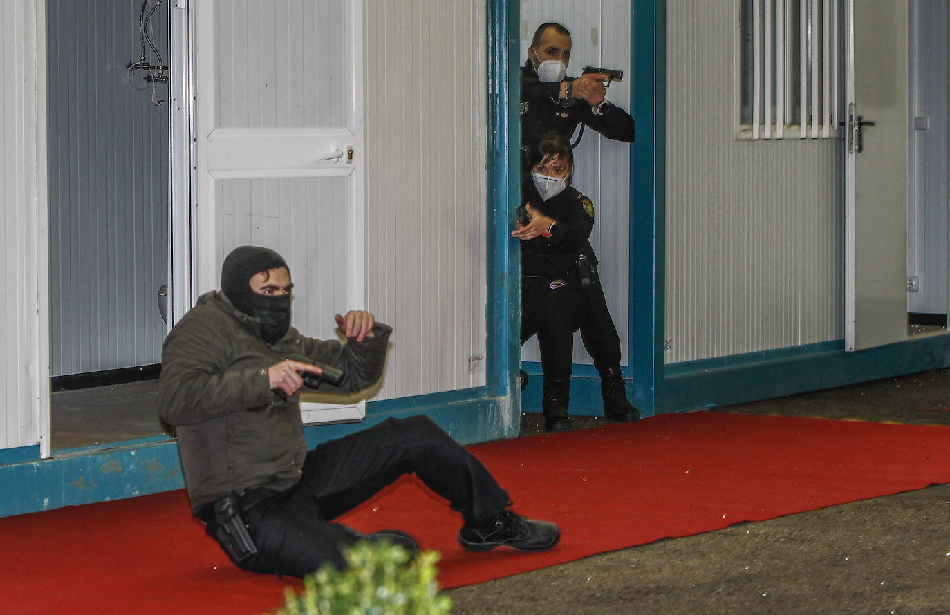 Fotos: Torrelavega, de película tras el simulacro policial