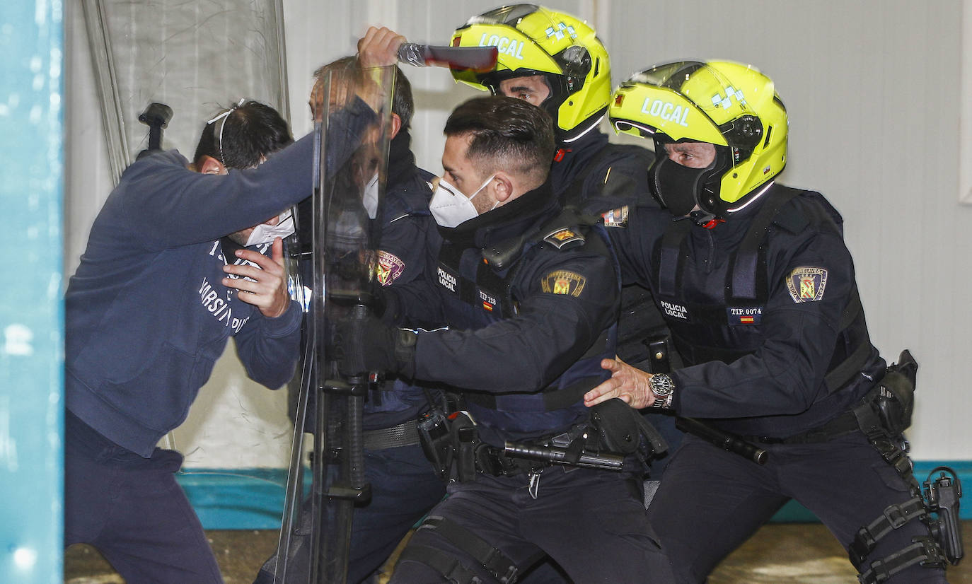 Fotos: Torrelavega, de película tras el simulacro policial