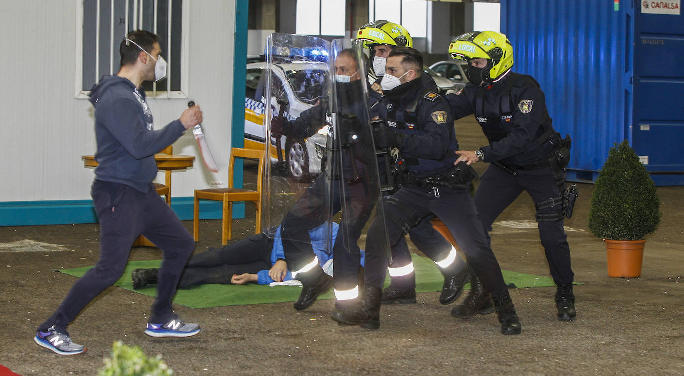Fotos: Torrelavega, de película tras el simulacro policial
