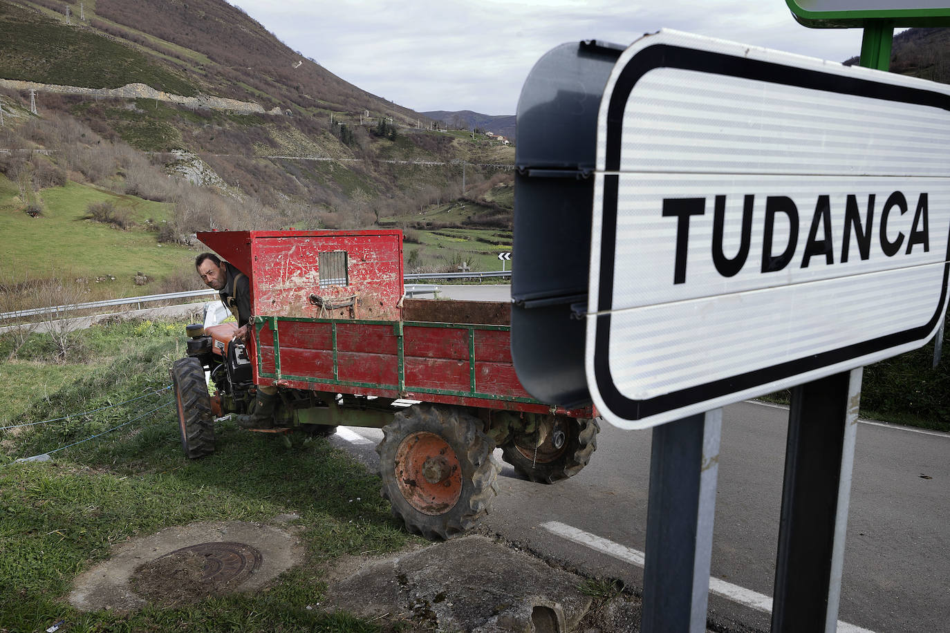 Tan aislados viven los vecinos de este municipio de cuatro pueblos, que habían aguantado sin contagios toda la pandemia, hasta que el virus apareció el pasado viernes