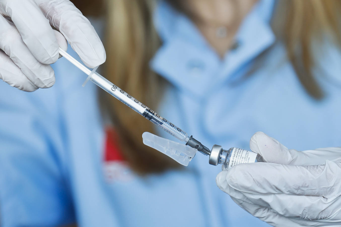 54 pacientes recibieron la primera dosis del inyectable en el ambulatorio de la Avenida de los Castros, en Santander. 