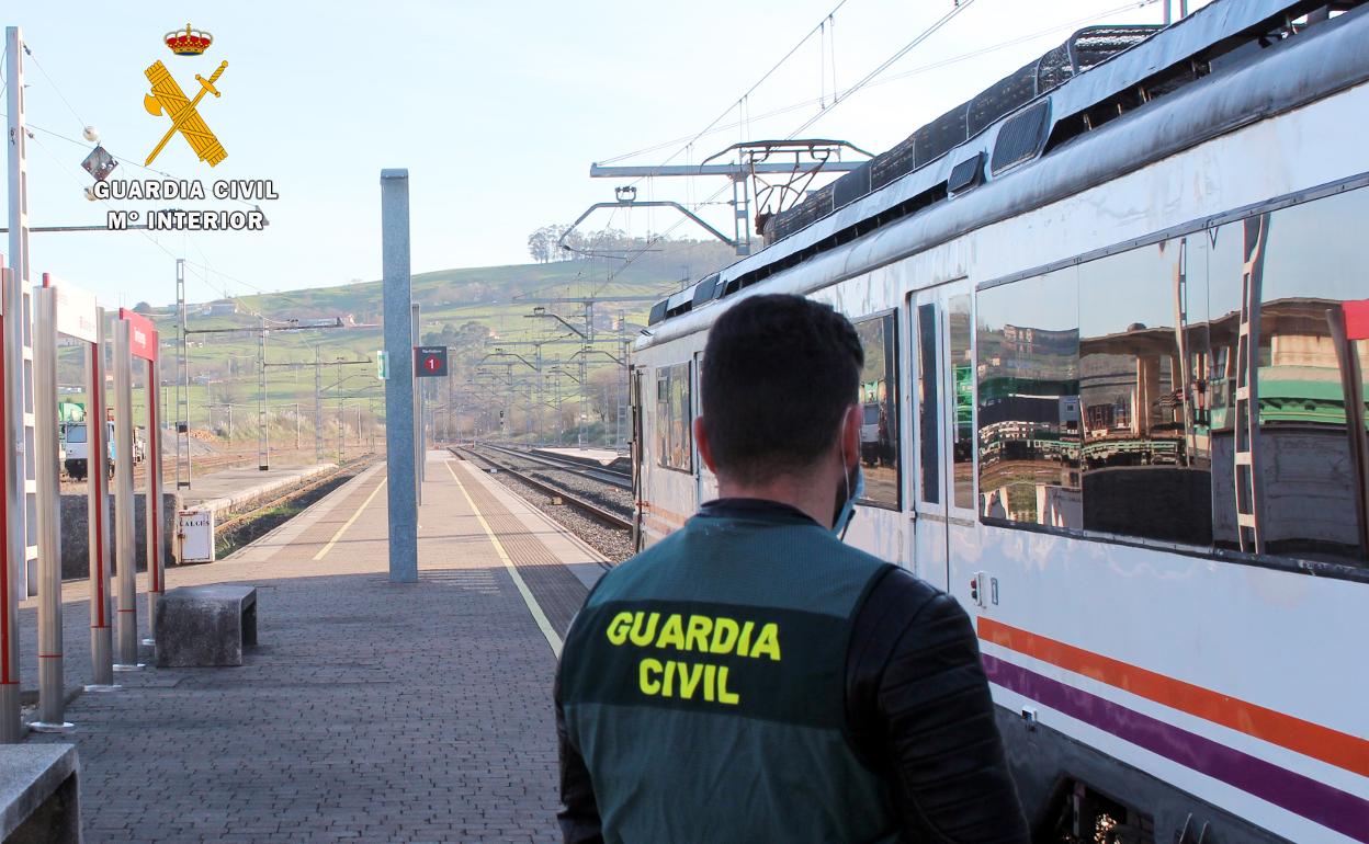 Detenido un menor e investigado otro por dos 'palancazos' en trenes para hacer grafitis