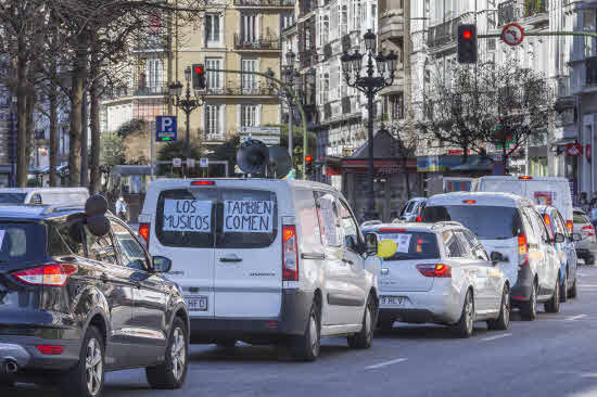 Autónomos del sector primario, del transporte y de organización de eventos durante la protesta de este miércoles