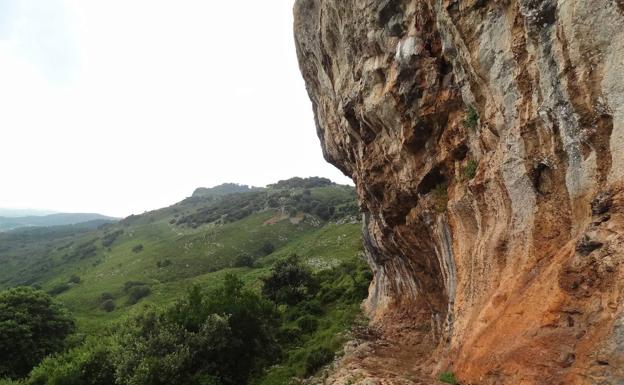 Paredes de Peñarubia donde se encuentra ubicada la zona de escalada 