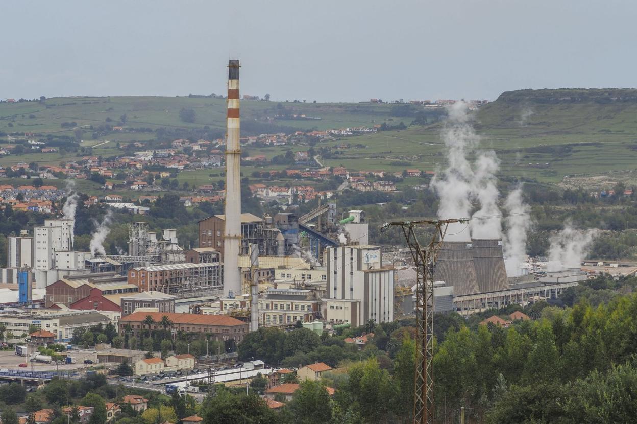 Complejo de Solvay en Torrelavega, que quedará integrado en una nueva filial exclusiva del negocio del carbonato. 