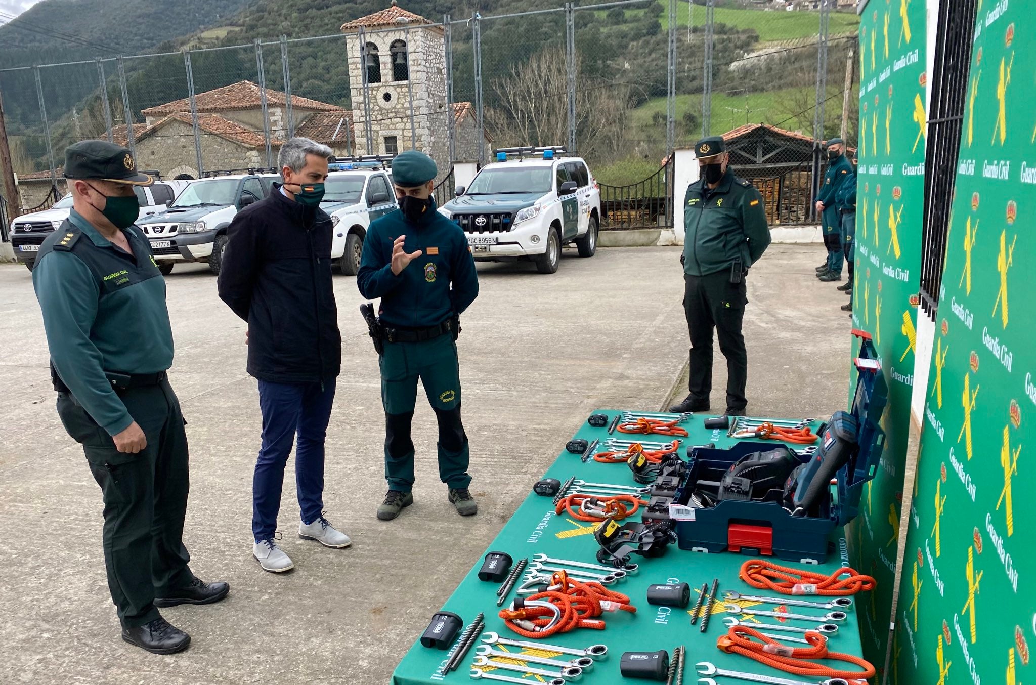 Material entregado a los integrantes del GREIM de Potes.