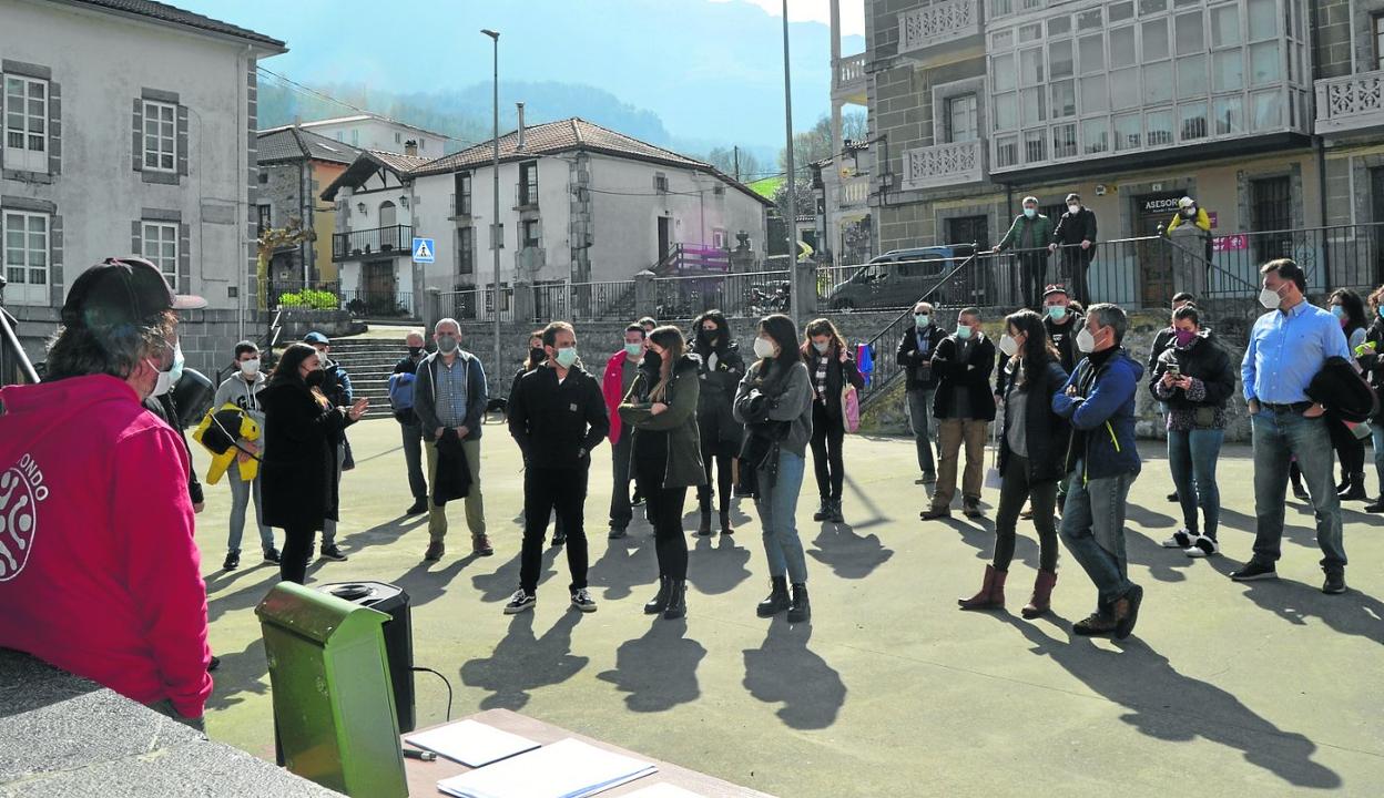 La reunión contó con más de medio centenar de asistentes.