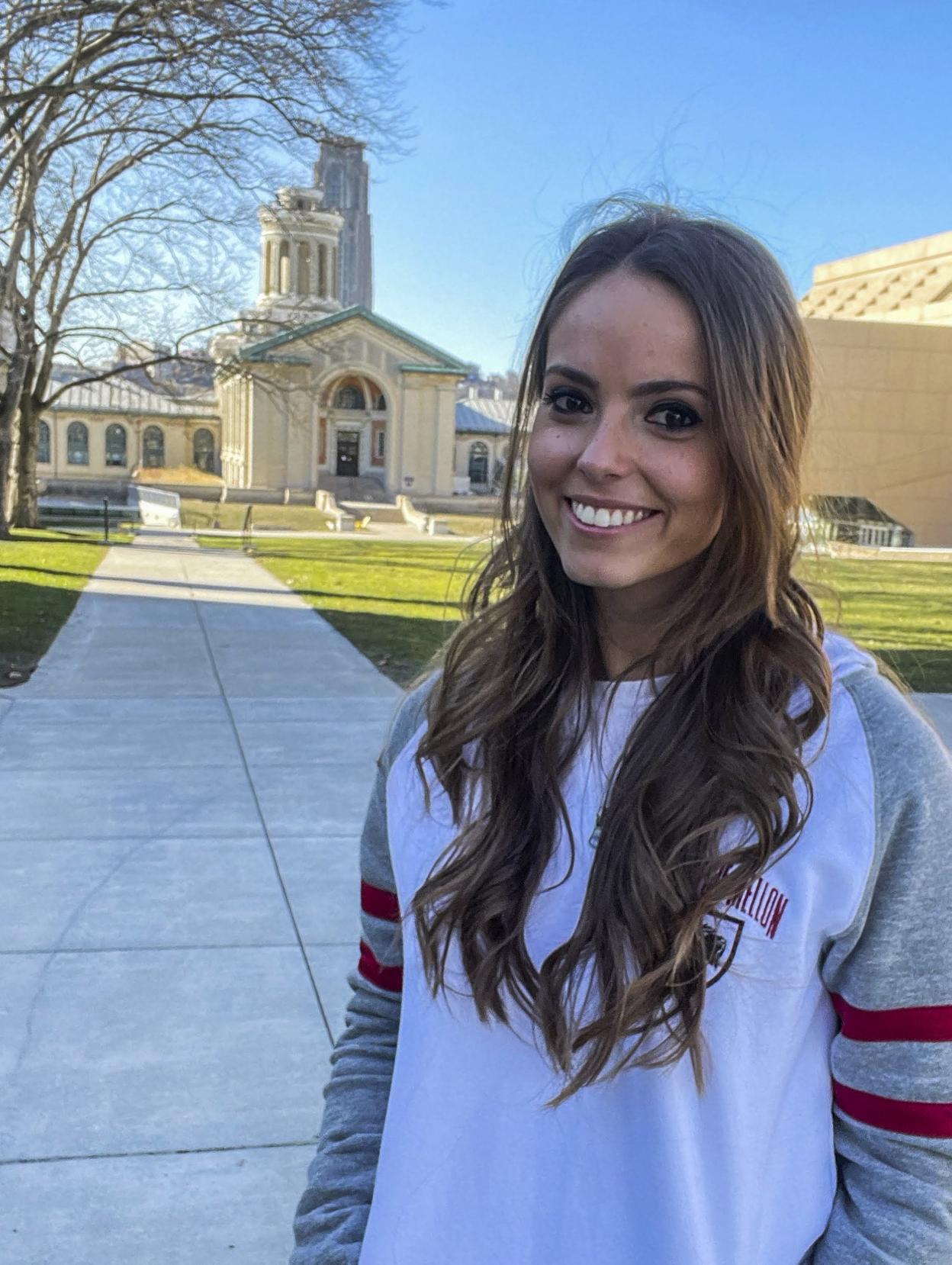 Marta Méndez, en el campus de la Universidad de Carnegie Mellon, en Pennsylvania, en EE UU. dm