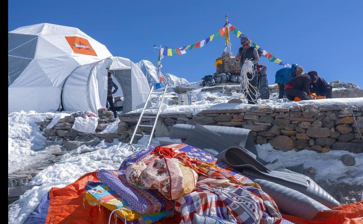 Alex Txikon se retira definitivamente del Manaslu y vuelve a casa | El  Diario Montañés