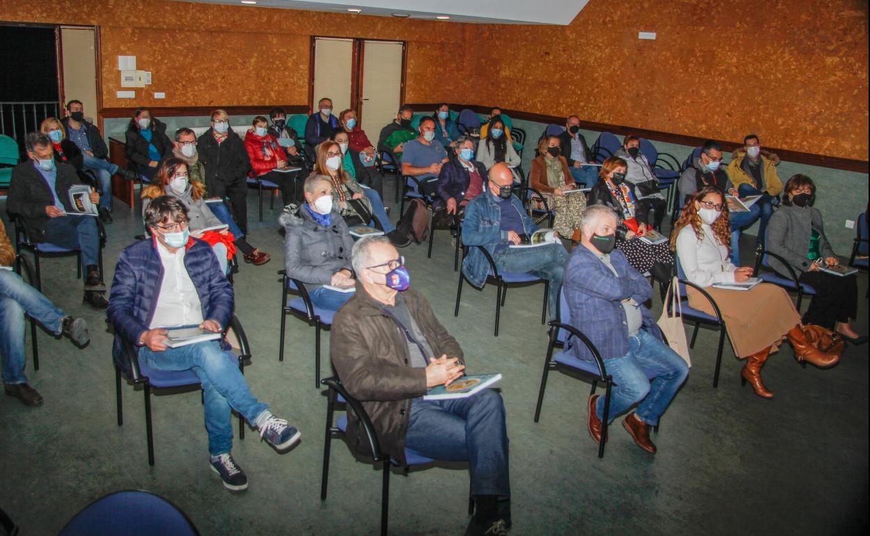 Momento de la presentación de la nueva publicación 