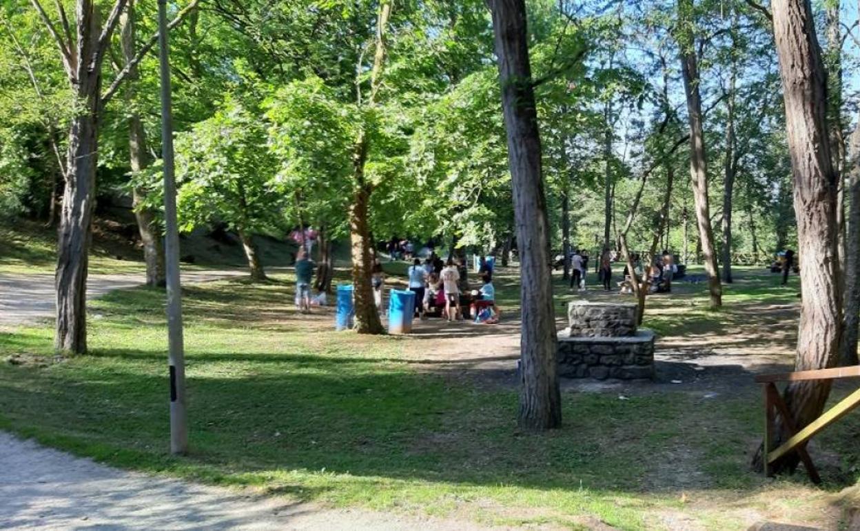 Parque de la Viesca entre Cartes y Torrelavega