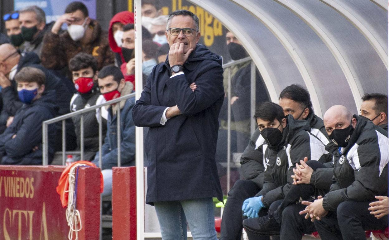 Manu Calleja, entrenador del Laredo. 