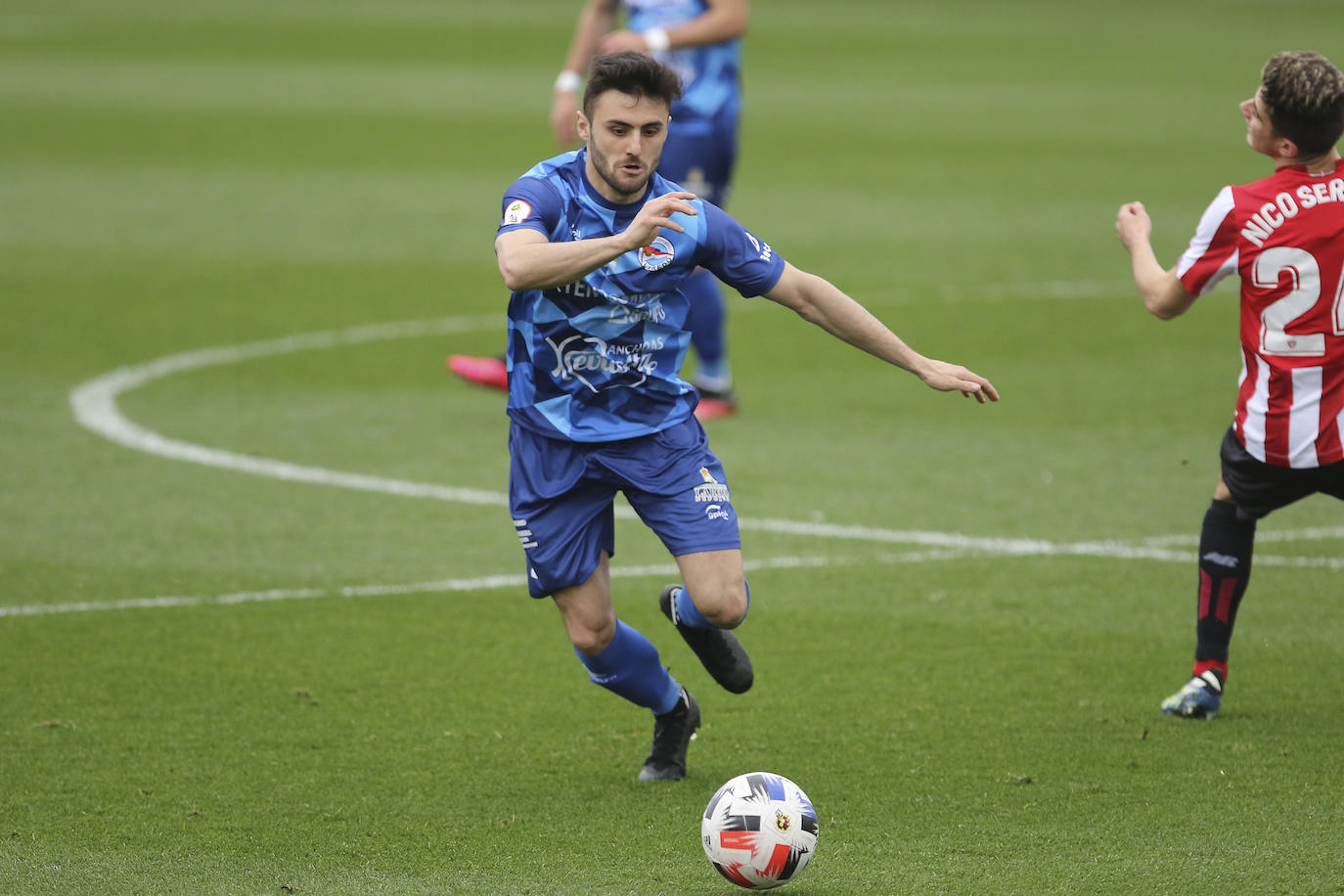 Un dudoso penalti cerca del descanso y un nuevo gol al comienzo de la segunda mitad decantaron el partido en contra del equipo pejino