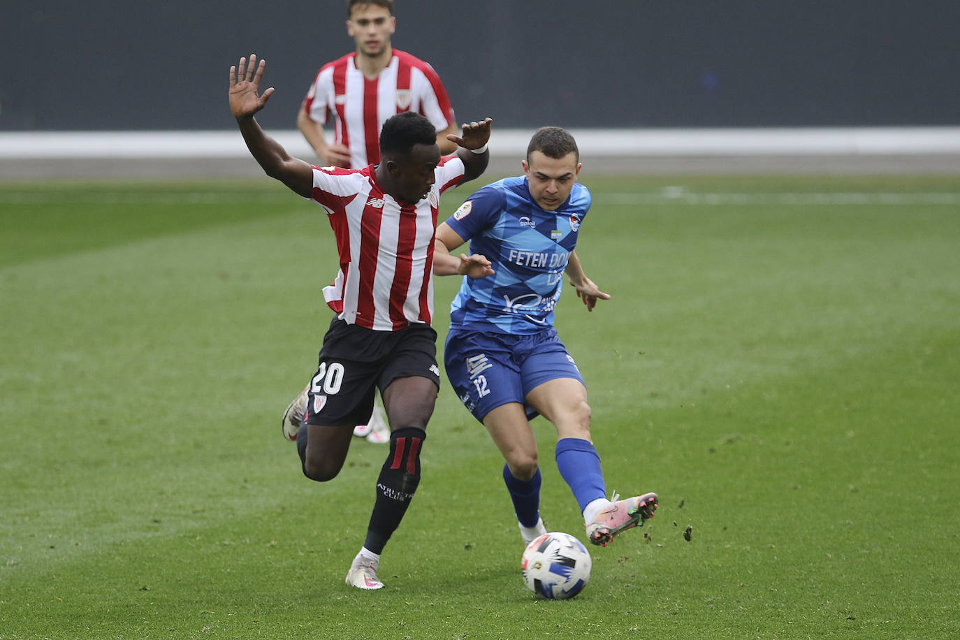 Un dudoso penalti cerca del descanso y un nuevo gol al comienzo de la segunda mitad decantaron el partido en contra del equipo pejino