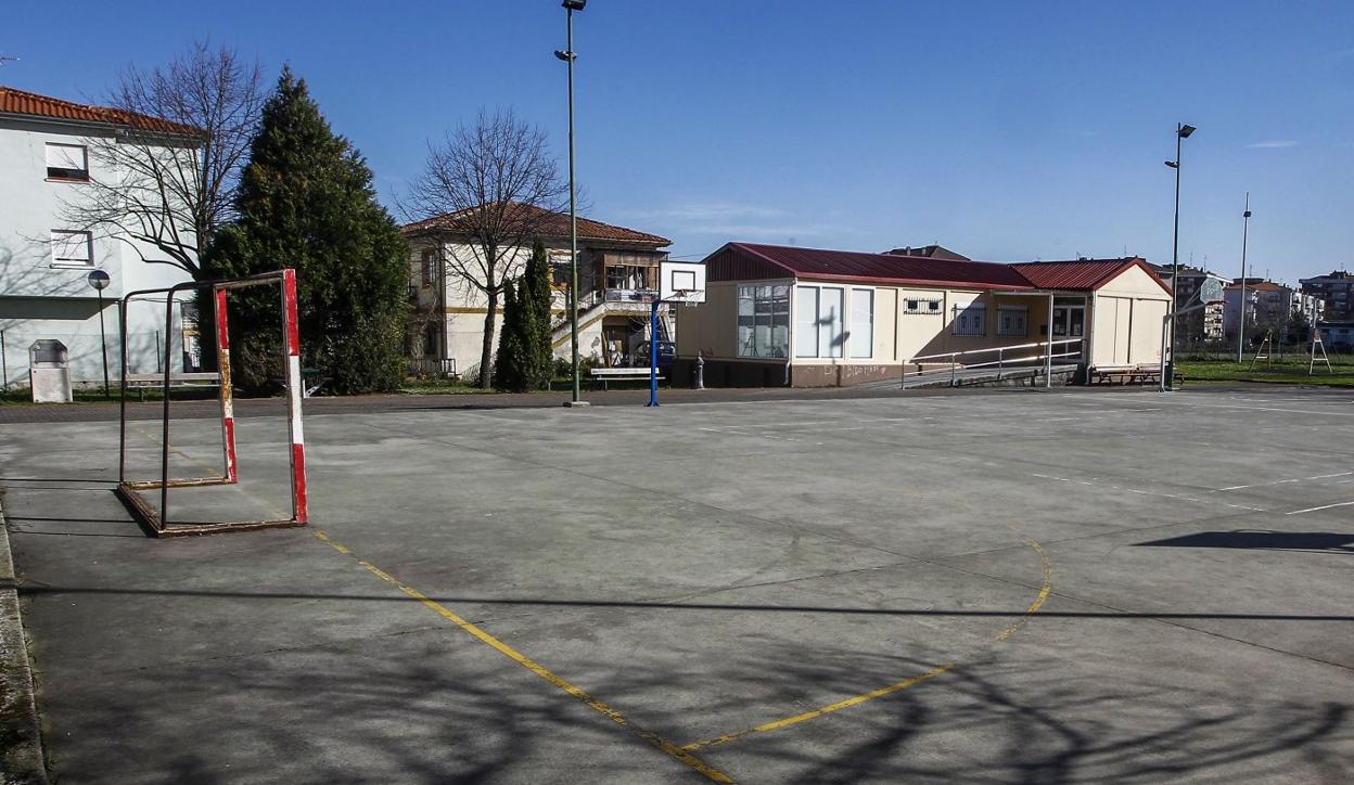 Vista de la pista polideportiva de Campuzano. 