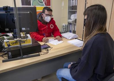 Imagen secundaria 1 - La crisis sanitaria multiplica por tres las peticiones de ayudas sociales en Cantabria