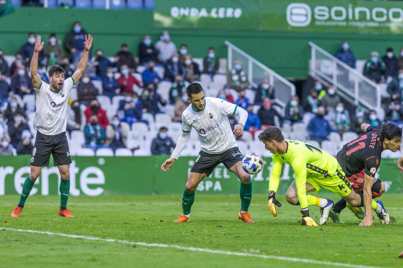 Fotos: Las imágenes del Racing- Real Sociedad B