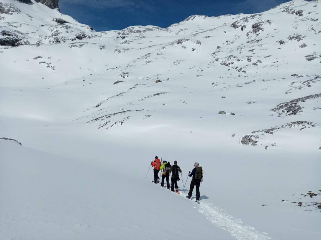 El centro, con sede en el Valle de Liébana, oferta enseñanzas deportivas de régimen especial en las modalidades de Montaña y Escalada.