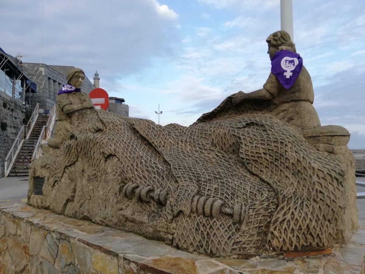 Las rederas en Castro Urdiales.