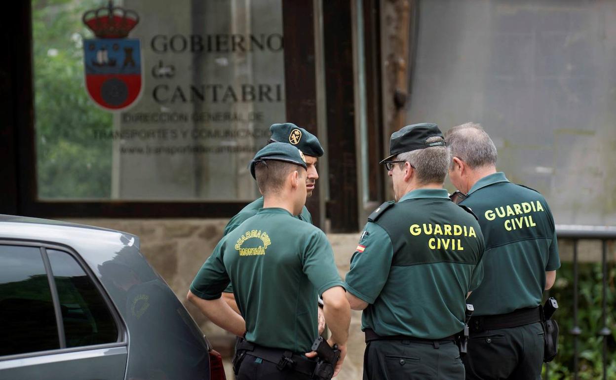 Marlaska se compromete a aumentar los efectivos de la Guardia Civil en Cantabria