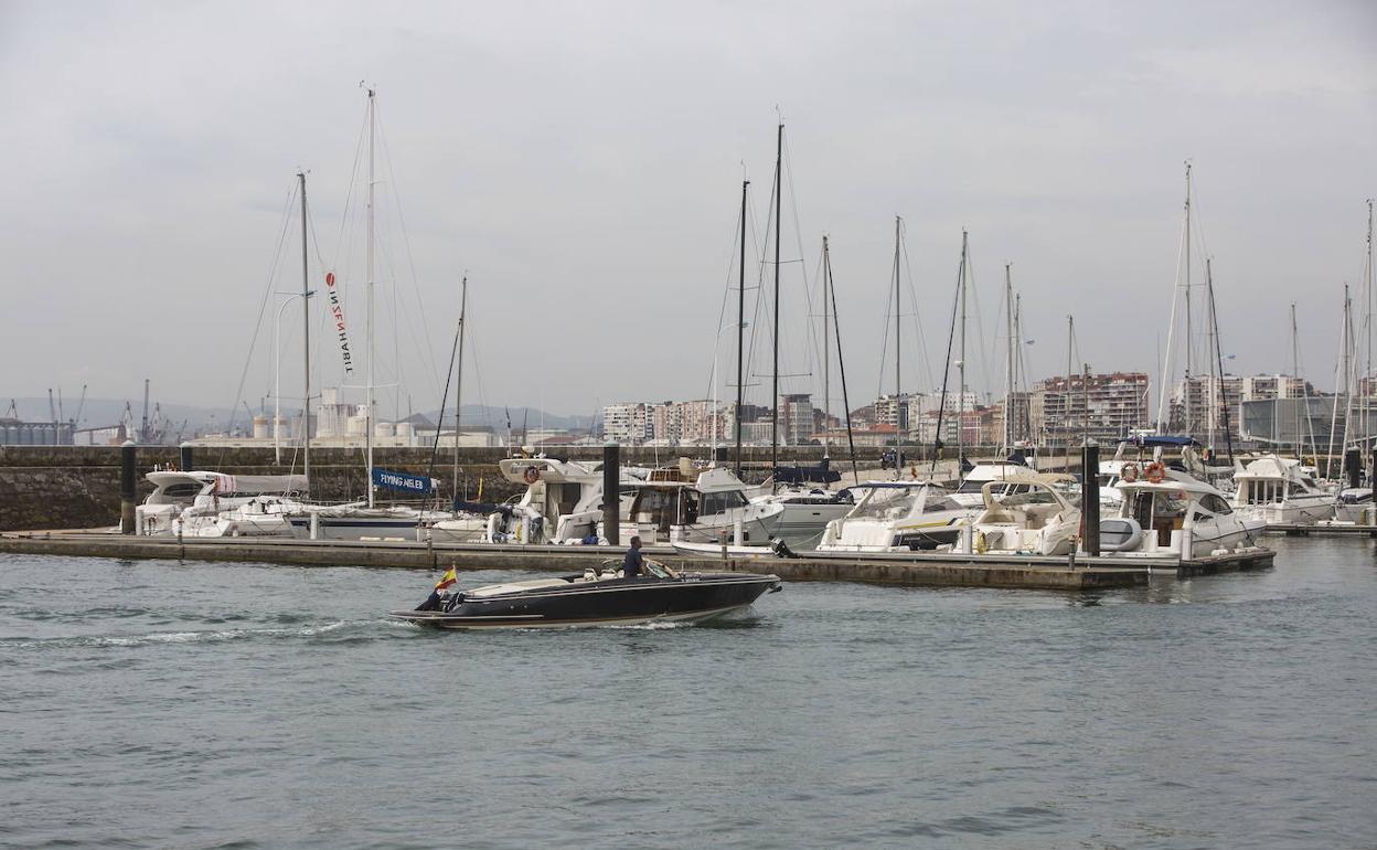 Arranca en Santander una travesía conmemorativa hasta Cádiz