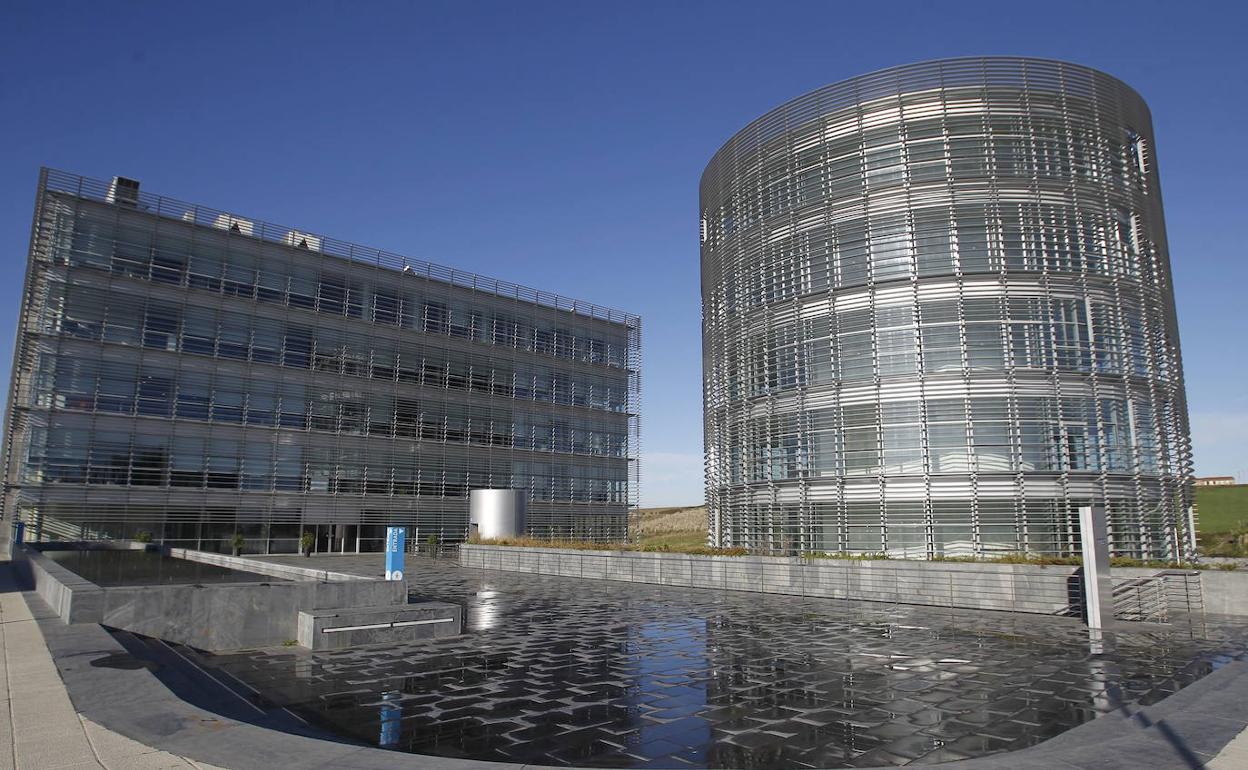 Instalaciones del IHCantabria y su Gran Tanque de Ingeniería Marítima, en el Parque Científico y Tecnológico de Cantabria