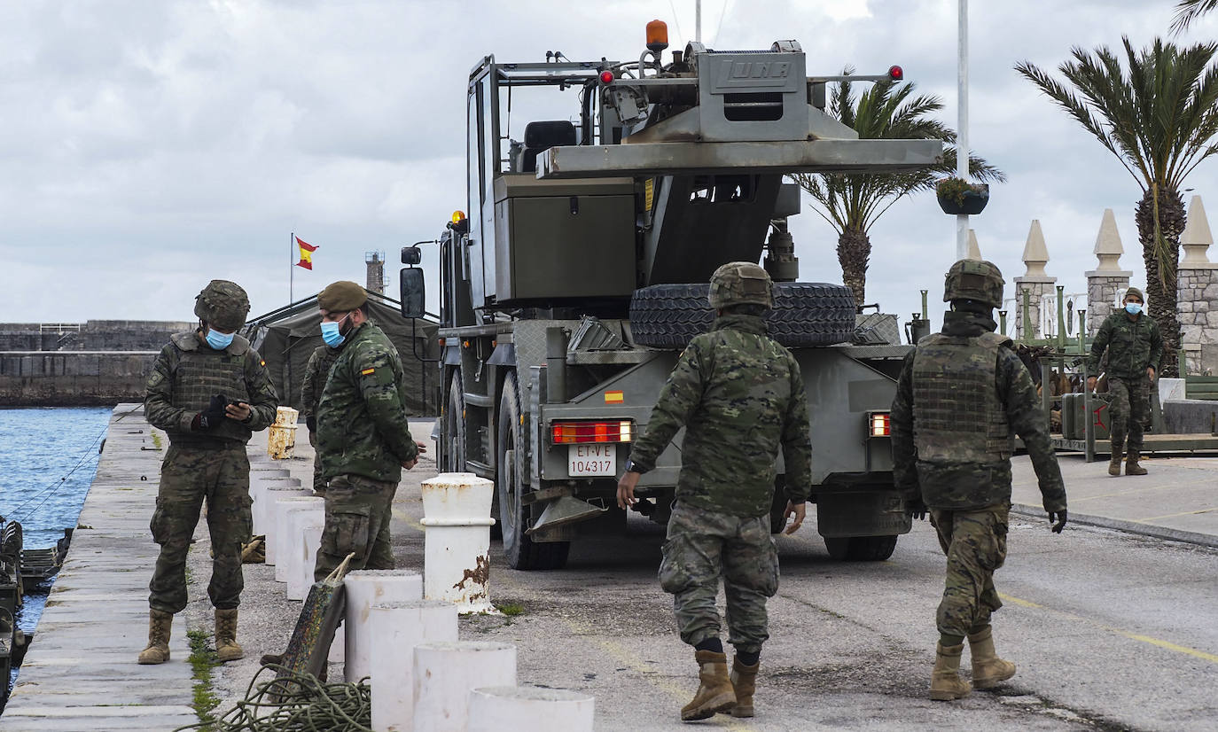 El Regimiento de Pontoneros Número 12 del Ejército de Tierra, de maniobras en Castro Urdiales