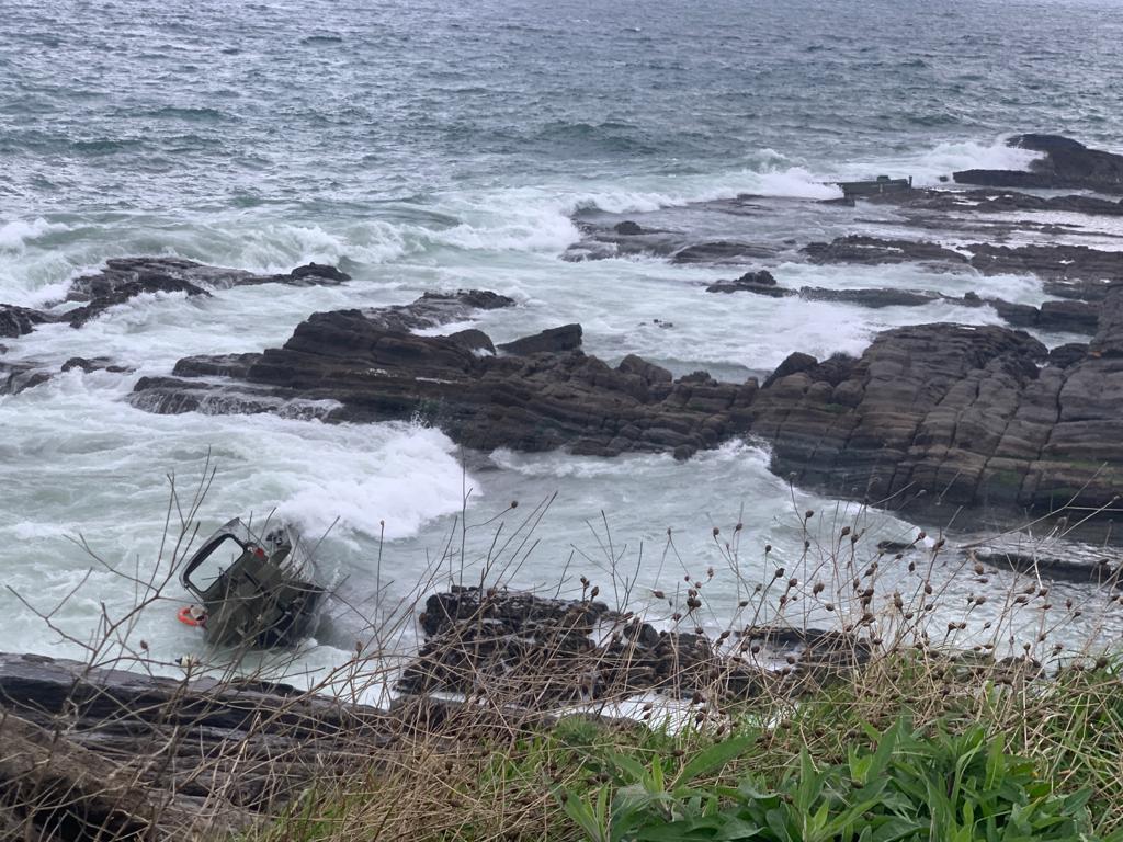 Daños en al menos tres embarcaciones y en la infraestructura que el Ejército construía durante sus maniobras en Castro Urdiales