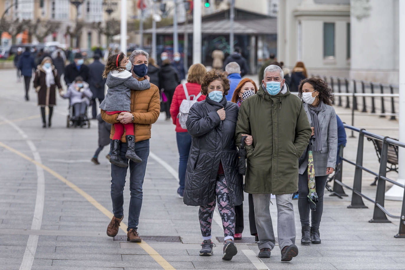 El cierre perimetral y el mal tiempo arruinan un puente de San José sin turistas.